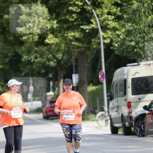 15.06.2025 - REWE Women's Run Jannik Wohlers http://msf.ph/oto/7942641 15.06.2025 10:00:49 Laufen 10122, 10670 meine-sportfotos.de