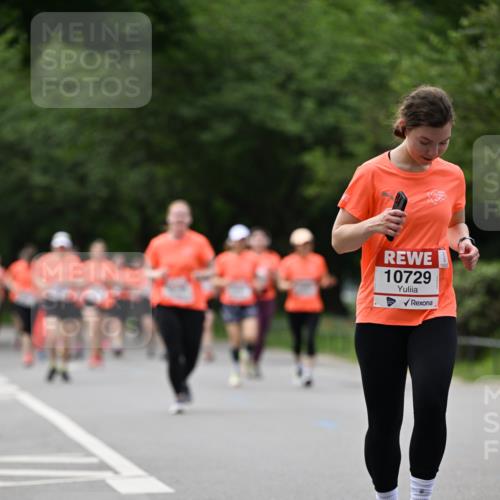15.06.2025 - REWE Women's Run Dr. Thomas Lammeyer http://msf.ph/oto/7942662 15.06.2025 09:21:44 Laufen 10720, 10729 meine-sportfotos.de