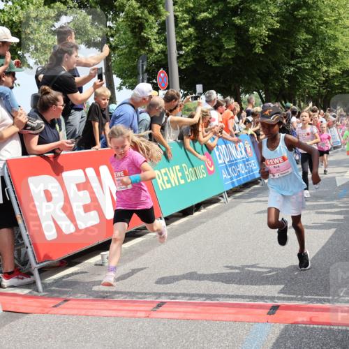15.06.2025 - REWE Women's Run Strokosch-Dieckow http://msf.ph/oto/7942664 15.06.2025 11:35:08 Ziel 112, 115, 156, 162, 174, 201, 207, 214, 216, 233, 263, 273, 285, 312, 316 meine-sportfotos.de