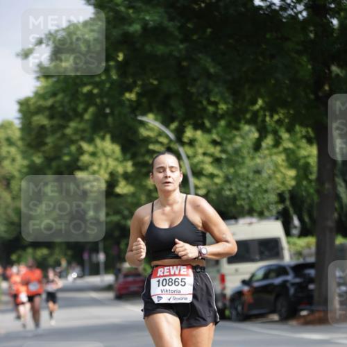 15.06.2025 - REWE Women's Run Jannik Wohlers http://msf.ph/oto/7942682 15.06.2025 08:46:49 Laufen 10865 meine-sportfotos.de
