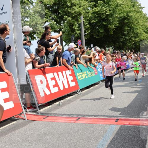 15.06.2025 - REWE Women's Run Strokosch-Dieckow http://msf.ph/oto/7942697 15.06.2025 11:35:09 Ziel 112, 115, 156, 161, 162, 174, 201, 207, 214, 216, 233, 263, 273, 285, 312, 316 meine-sportfotos.de