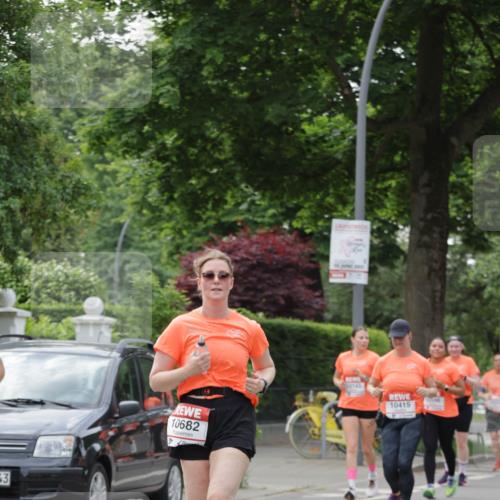 15.06.2025 - REWE Women's Run Jannik Wohlers http://msf.ph/oto/7942705 15.06.2025 08:28:43 Laufen 43, 10682, 0143, 10415 meine-sportfotos.de