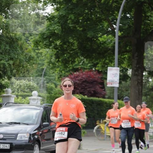 15.06.2025 - REWE Women's Run Jannik Wohlers http://msf.ph/oto/7942710 15.06.2025 08:28:43 Laufen 1043, 10682, 10415, 10596 meine-sportfotos.de