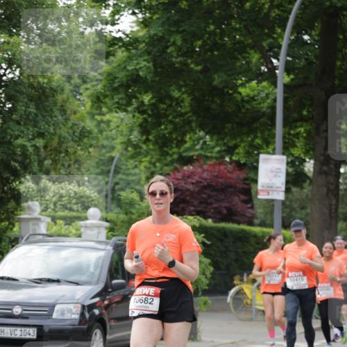 15.06.2025 - REWE Women's Run Jannik Wohlers http://msf.ph/oto/7942717 15.06.2025 08:28:43 Laufen 1043, 10682, 10415 meine-sportfotos.de