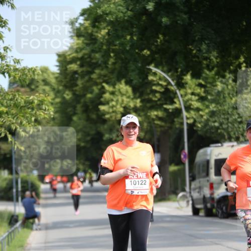 15.06.2025 - REWE Women's Run Jannik Wohlers http://msf.ph/oto/7942735 15.06.2025 10:00:55 Laufen 10122 meine-sportfotos.de