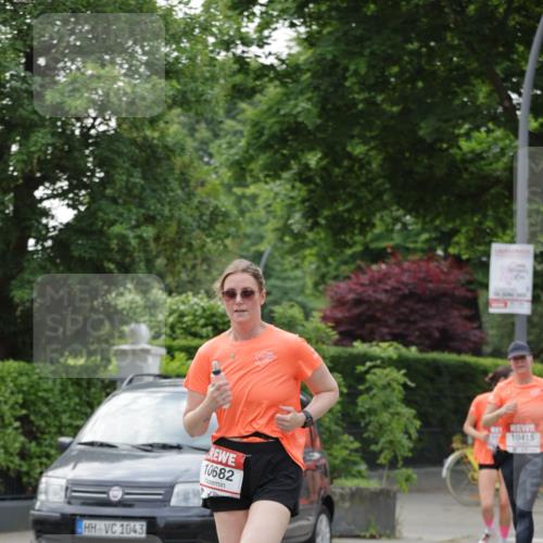 15.06.2025 - REWE Women's Run Jannik Wohlers http://msf.ph/oto/7942751 15.06.2025 08:28:44 Laufen 1043, 10682, 1107, 10415 meine-sportfotos.de