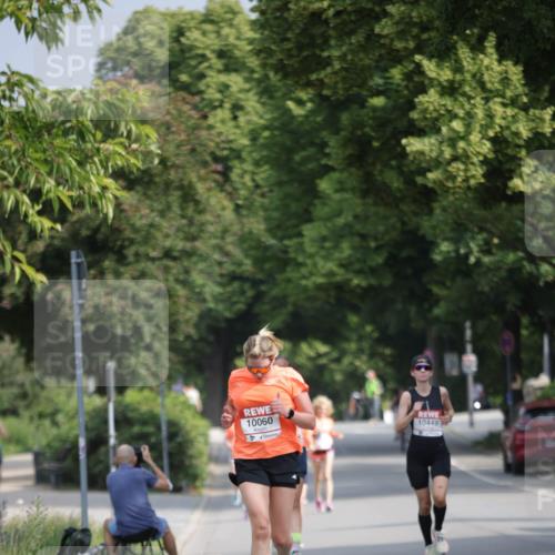 15.06.2025 - REWE Women's Run Jannik Wohlers http://msf.ph/oto/7942773 15.06.2025 08:46:53 Laufen 10060, 10449 meine-sportfotos.de