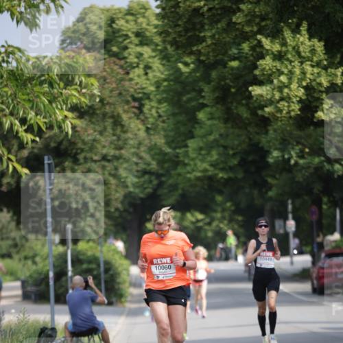 15.06.2025 - REWE Women's Run Jannik Wohlers http://msf.ph/oto/7942777 15.06.2025 08:46:53 Laufen 10060, 10449 meine-sportfotos.de