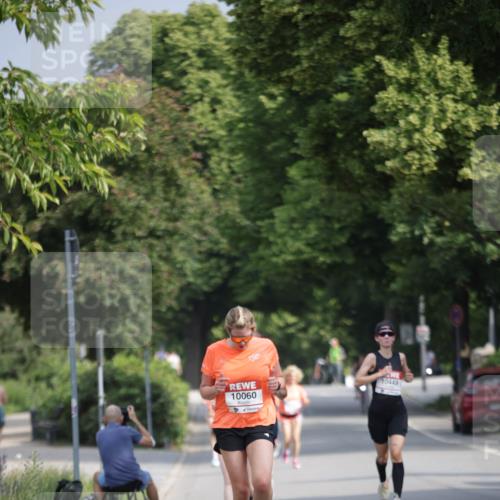 15.06.2025 - REWE Women's Run Jannik Wohlers http://msf.ph/oto/7942787 15.06.2025 08:46:53 Laufen 10060 meine-sportfotos.de