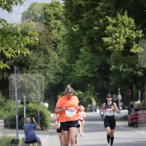 15.06.2025 - REWE Women's Run Jannik Wohlers http://msf.ph/oto/7942801 15.06.2025 08:46:53 Laufen 10060, 10449 meine-sportfotos.de