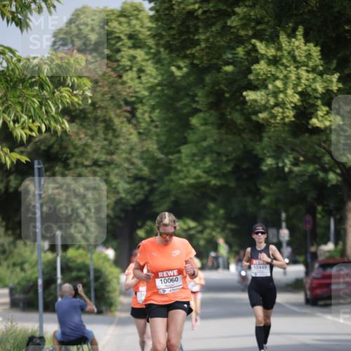 15.06.2025 - REWE Women's Run Jannik Wohlers http://msf.ph/oto/7942815 15.06.2025 08:46:54 Laufen 10060 meine-sportfotos.de