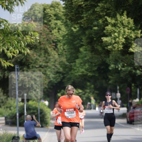 15.06.2025 - REWE Women's Run Jannik Wohlers http://msf.ph/oto/7942821 15.06.2025 08:46:54 Laufen 10060 meine-sportfotos.de