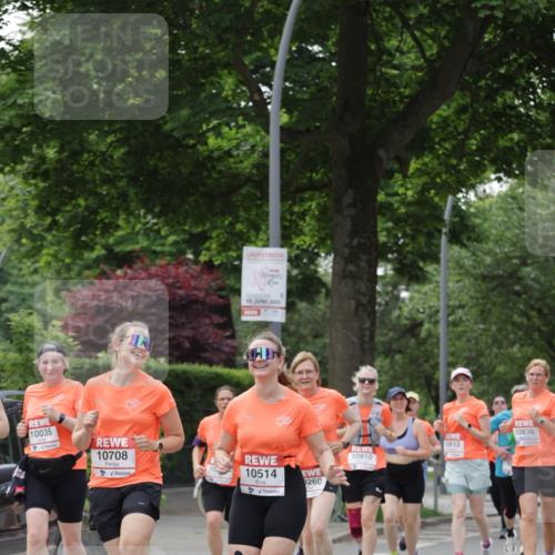 15.06.2025 - REWE Women's Run Jannik Wohlers http://msf.ph/oto/7942894 15.06.2025 08:28:48 Laufen 10035, 10708, 10514 meine-sportfotos.de
