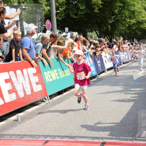 15.06.2025 - REWE Women's Run Strokosch-Dieckow http://msf.ph/oto/7942917 15.06.2025 11:35:20 Ziel 112, 115, 118, 128, 161, 170, 201, 211, 220, 225, 261, 309, 313 meine-sportfotos.de