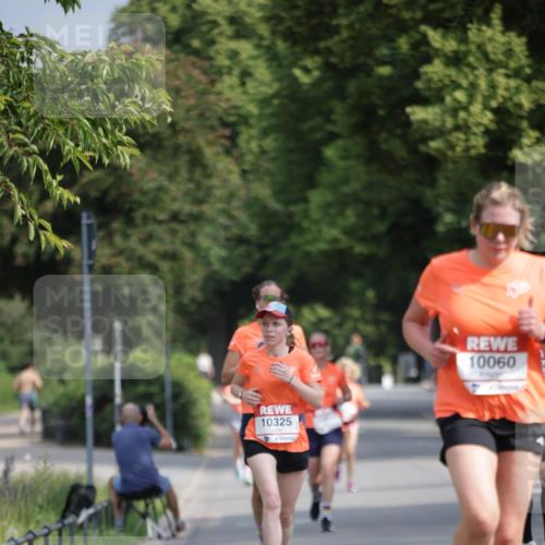 15.06.2025 - REWE Women's Run Jannik Wohlers http://msf.ph/oto/7942923 15.06.2025 08:46:57 Laufen 10325, 10060 meine-sportfotos.de