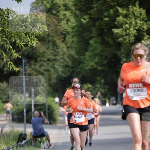 15.06.2025 - REWE Women's Run Jannik Wohlers http://msf.ph/oto/7942930 15.06.2025 08:46:57 Laufen 10325, 10060 meine-sportfotos.de