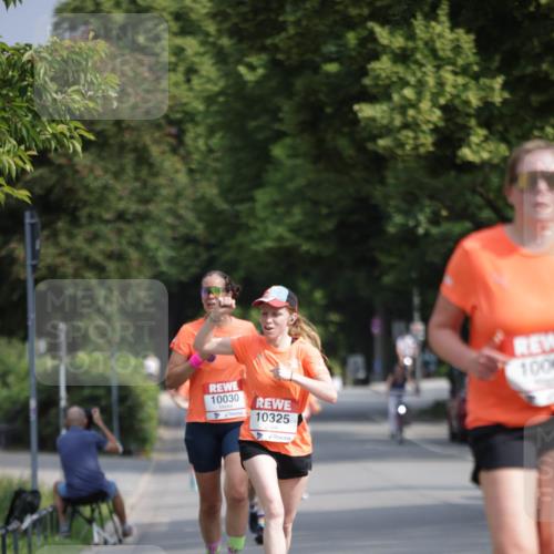 15.06.2025 - REWE Women's Run Jannik Wohlers http://msf.ph/oto/7942980 15.06.2025 08:46:57 Laufen 10030, 10325 meine-sportfotos.de