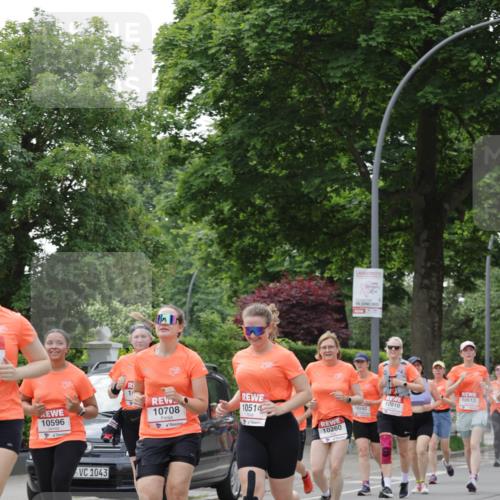 15.06.2025 - REWE Women's Run Jannik Wohlers http://msf.ph/oto/7943001 15.06.2025 08:28:49 Laufen 10596, 1043, 10708, 10514, 10260, 10613, 10810, 10242 meine-sportfotos.de