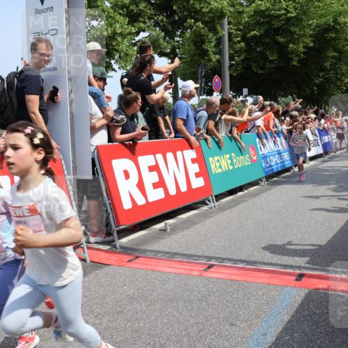 15.06.2025 - REWE Women's Run Strokosch-Dieckow http://msf.ph/oto/7943021 15.06.2025 11:35:24 Ziel 118, 120, 128, 131, 137, 139, 170, 175, 211, 220, 225, 261, 268, 269, 286, 296, 309, 313 meine-sportfotos.de