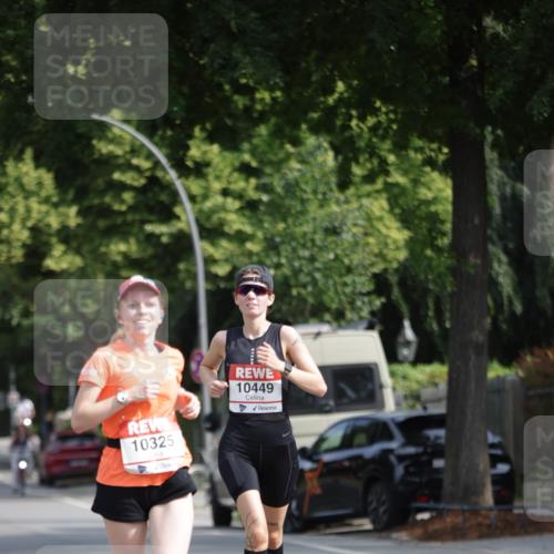 15.06.2025 - REWE Women's Run Jannik Wohlers http://msf.ph/oto/7943031 15.06.2025 08:47:00 Laufen 10325, 10449 meine-sportfotos.de