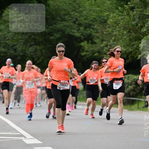 15.06.2025 - REWE Women's Run Dr. Thomas Lammeyer http://msf.ph/oto/7943060 15.06.2025 09:21:54 Laufen 10228, 10793, 10345, 10657 meine-sportfotos.de