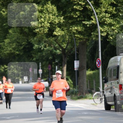 15.06.2025 - REWE Women's Run Jannik Wohlers http://msf.ph/oto/7943082 15.06.2025 10:01:33 Laufen 10660 meine-sportfotos.de