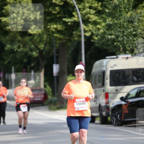 15.06.2025 - REWE Women's Run Jannik Wohlers http://msf.ph/oto/7943118 15.06.2025 10:01:37 Laufen 10660 meine-sportfotos.de