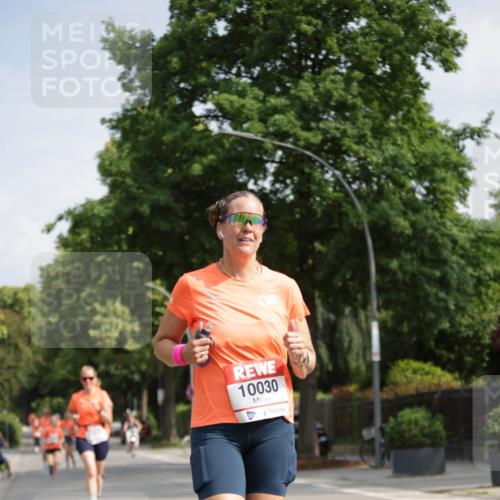 15.06.2025 - REWE Women's Run Jannik Wohlers http://msf.ph/oto/7943138 15.06.2025 08:47:03 Laufen 10030, 4 meine-sportfotos.de