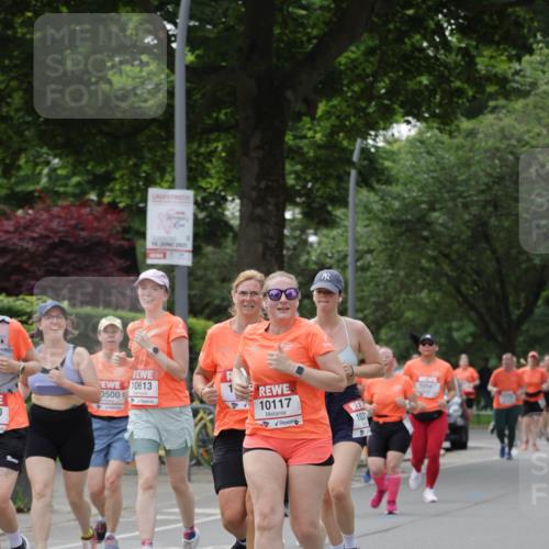 15.06.2025 - REWE Women's Run Jannik Wohlers http://msf.ph/oto/7943142 15.06.2025 08:28:52 Laufen 10613, 10117 meine-sportfotos.de