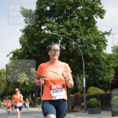 15.06.2025 - REWE Women's Run Jannik Wohlers http://msf.ph/oto/7943144 15.06.2025 08:47:03 Laufen 10030 meine-sportfotos.de