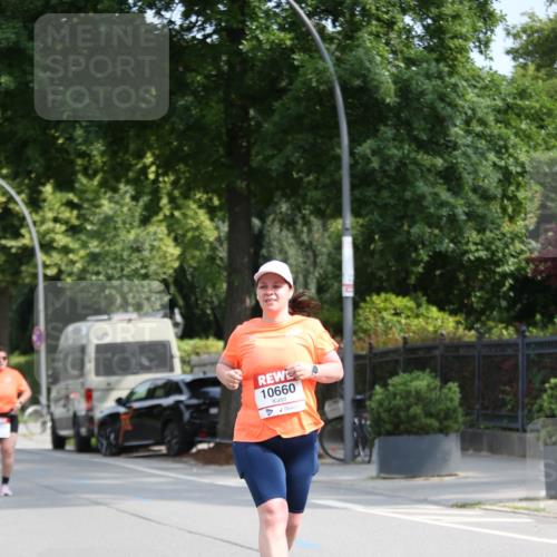 15.06.2025 - REWE Women's Run Jannik Wohlers http://msf.ph/oto/7943154 15.06.2025 10:01:42 Laufen 10660 meine-sportfotos.de