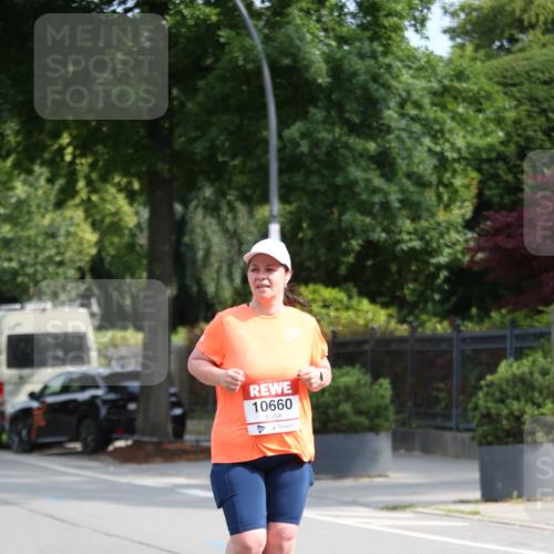 15.06.2025 - REWE Women's Run Jannik Wohlers http://msf.ph/oto/7943159 15.06.2025 10:01:42 Laufen 10660 meine-sportfotos.de
