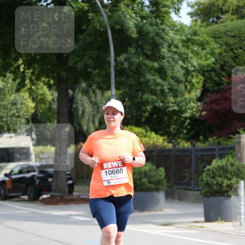 15.06.2025 - REWE Women's Run Jannik Wohlers http://msf.ph/oto/7943166 15.06.2025 10:01:42 Laufen 10660 meine-sportfotos.de