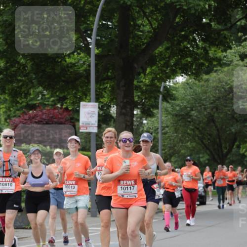 15.06.2025 - REWE Women's Run Jannik Wohlers http://msf.ph/oto/7943168 15.06.2025 08:28:52 Laufen 15, 2825, 10, 10810, 10613, 10117, 100 meine-sportfotos.de