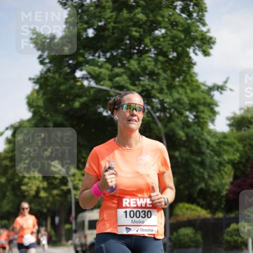 15.06.2025 - REWE Women's Run Jannik Wohlers http://msf.ph/oto/7943169 15.06.2025 08:47:03 Laufen 10030 meine-sportfotos.de