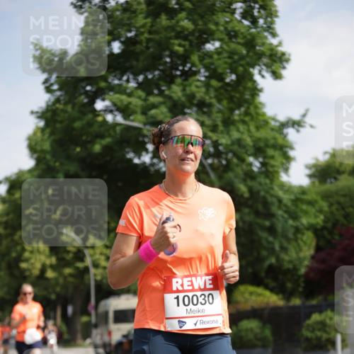 15.06.2025 - REWE Women's Run Jannik Wohlers http://msf.ph/oto/7943174 15.06.2025 08:47:03 Laufen 10030 meine-sportfotos.de