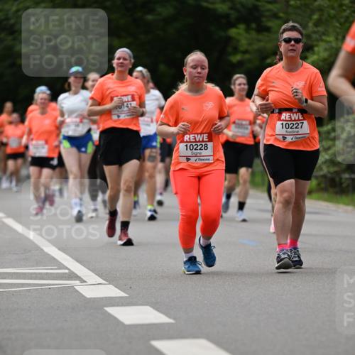 15.06.2025 - REWE Women's Run Dr. Thomas Lammeyer http://msf.ph/oto/7943188 15.06.2025 09:21:57 Laufen 14, 10228, 10227 meine-sportfotos.de