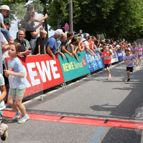 15.06.2025 - REWE Women's Run Strokosch-Dieckow http://msf.ph/oto/7943196 15.06.2025 11:35:30 Ziel 111, 120, 121, 128, 131, 137, 139, 152, 175, 220, 229, 240, 246, 268, 269, 284, 286, 295, 296, 302, 309 meine-sportfotos.de