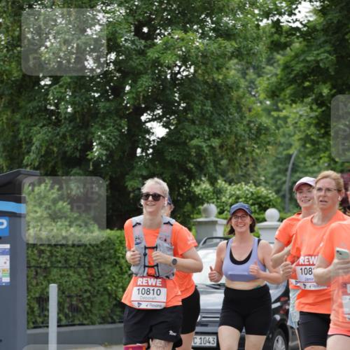 15.06.2025 - REWE Women's Run Jannik Wohlers http://msf.ph/oto/7943282 15.06.2025 08:28:54 Laufen 10810, 1043, 108 meine-sportfotos.de