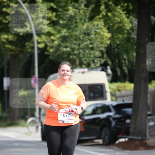15.06.2025 - REWE Women's Run Jannik Wohlers http://msf.ph/oto/7943309 15.06.2025 10:01:52 Laufen 10720 meine-sportfotos.de