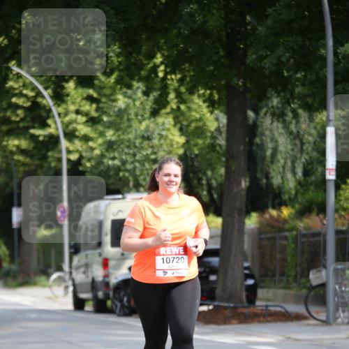 15.06.2025 - REWE Women's Run Jannik Wohlers http://msf.ph/oto/7943330 15.06.2025 10:01:53 Laufen 10720 meine-sportfotos.de