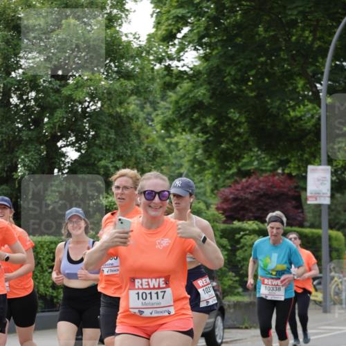 15.06.2025 - REWE Women's Run Jannik Wohlers http://msf.ph/oto/7943341 15.06.2025 08:28:54 Laufen 10117, 1031, 10338 meine-sportfotos.de