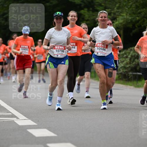 15.06.2025 - REWE Women's Run Dr. Thomas Lammeyer http://msf.ph/oto/7943368 15.06.2025 09:22:02 Laufen 10799, 44, 10586, 10409 meine-sportfotos.de
