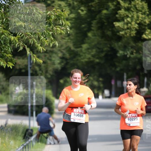 15.06.2025 - REWE Women's Run Jannik Wohlers http://msf.ph/oto/7943379 15.06.2025 10:01:59 Laufen 10655, 10223 meine-sportfotos.de