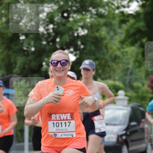 15.06.2025 - REWE Women's Run Jannik Wohlers http://msf.ph/oto/7943400 15.06.2025 08:28:55 Laufen 10117 meine-sportfotos.de