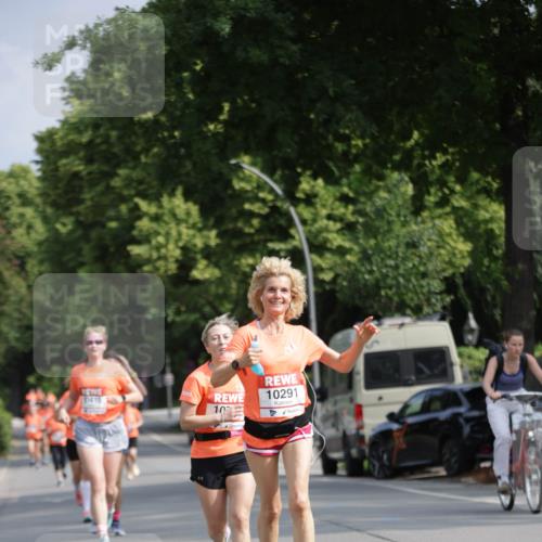 15.06.2025 - REWE Women's Run Jannik Wohlers http://msf.ph/oto/7943404 15.06.2025 08:47:10 Laufen 410, 10, 10291 meine-sportfotos.de