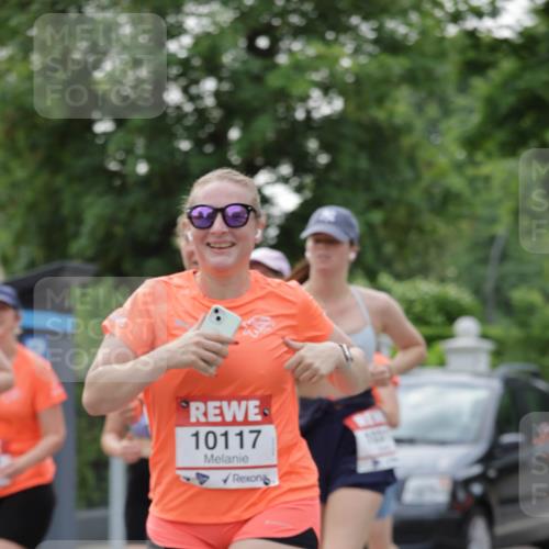 15.06.2025 - REWE Women's Run Jannik Wohlers http://msf.ph/oto/7943405 15.06.2025 08:28:55 Laufen 10117 meine-sportfotos.de
