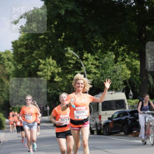 15.06.2025 - REWE Women's Run Jannik Wohlers http://msf.ph/oto/7943416 15.06.2025 08:47:10 Laufen 10410, 1071, 10291 meine-sportfotos.de
