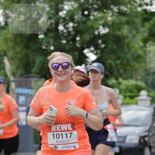 15.06.2025 - REWE Women's Run Jannik Wohlers http://msf.ph/oto/7943418 15.06.2025 08:28:55 Laufen 10117 meine-sportfotos.de