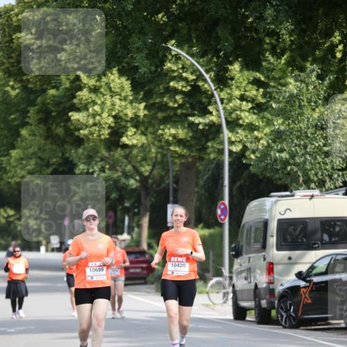 15.06.2025 - REWE Women's Run Jannik Wohlers http://msf.ph/oto/7943506 15.06.2025 10:02:39 Laufen 10420, 10689, 4 meine-sportfotos.de